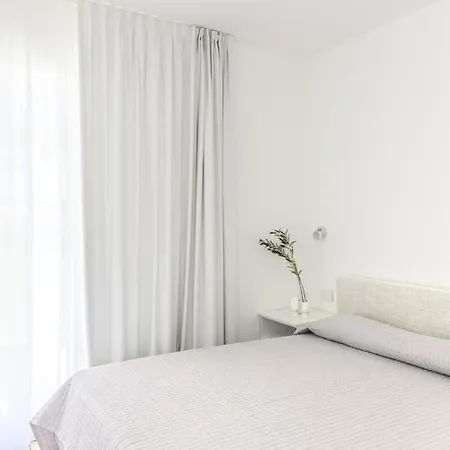 Stunning Capo Falcone Charming Comfort Apartments No1359 Pelosi Beach 4 Persons Appartement